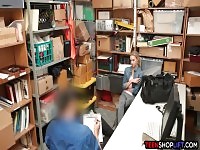 18 years old teen shoplifter caught and banged by security