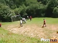 Teen men screw in the park